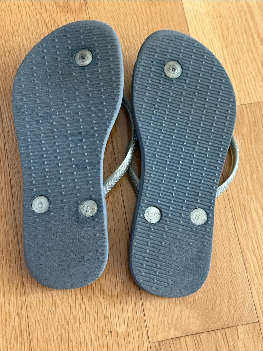 Two Pairs Kids Havianas Flip Flops Size 2Y